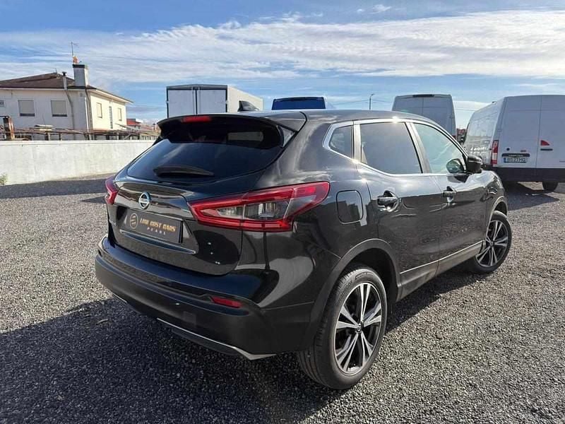 Usado Nissan Qashqai Tekna 110 HP (80 kW) 2018 Preto SUV