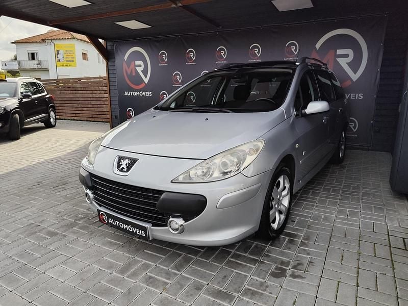 Usado Peugeot 307 Premium 90 HP (66 kW) 2006 Cinza Carrinha