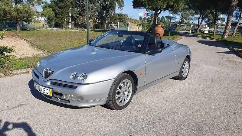 Usado Alfa Romeo Spider 150 HP (110 kW) 2001 Cinzento Cabrios