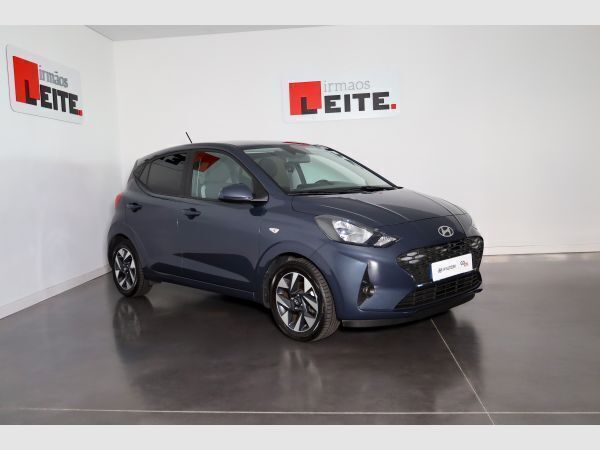 Usado Hyundai i10 Comfort 67 HP (49 kW) 2023 Cinzento Citadino