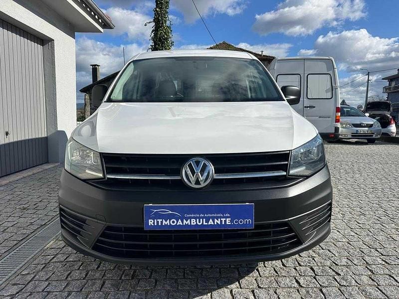 Usado VW Caddy 102 HP (75 kW) 2018 Branco Monovolume