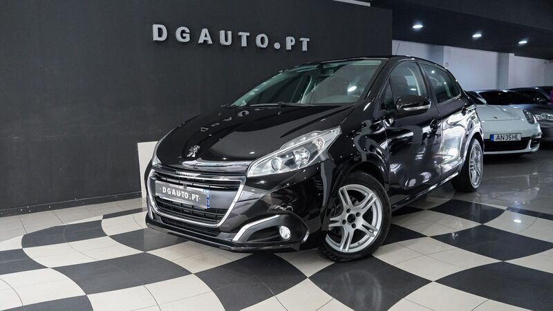 Preto Usado 2019 Peugeot 208 Active Citadino | € 11.490 (Bom preço) - Imagem 1/4