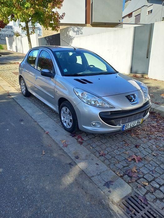 Usado 2011 Peugeot 206+ Citadino | € 4.970 - Imagem 1/4