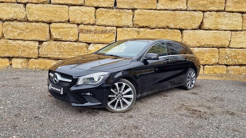 Preto Usado 2016 Mercedes CLA200 Shooting Brake Carrinha | € 19.950 (Preço justo) - Imagem 1/4