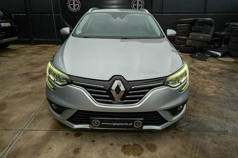 Usado Renault Mégane IV 110 HP (80 kW) 2018 Cinzento Carrinha