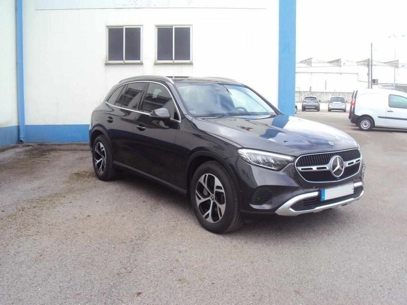 Cinzento Usado 2023 Mercedes GLC300e SUV | € 62.500 (Caro) - Imagem 1/4