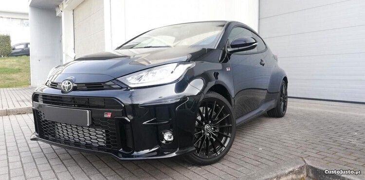 Preto Usado 2021 Toyota Yaris Coupé | € 42.900 - Imagem 1/1