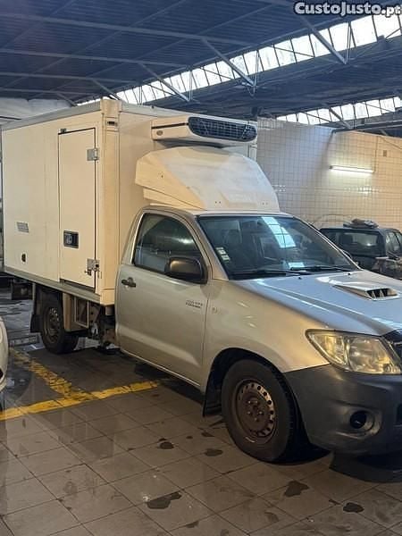 Cinza Usado 2011 Toyota HiLux Pickup | € 14.000 - Imagem 1/1