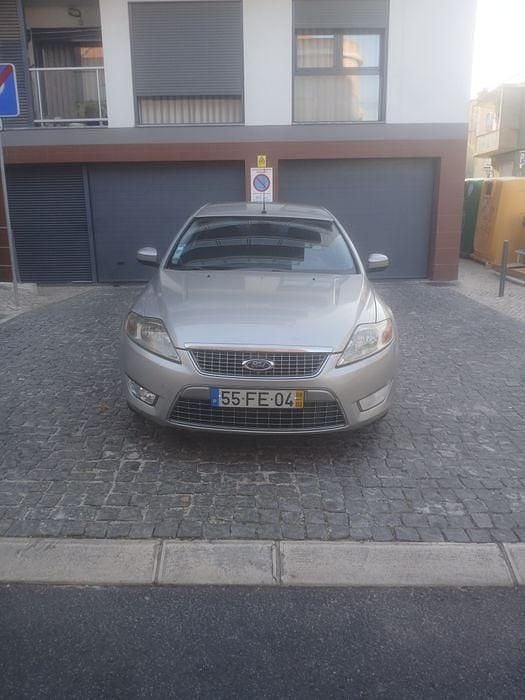 Usado 2008 Ford Mondeo Sedan | € 3.380 - Imagem 1/4