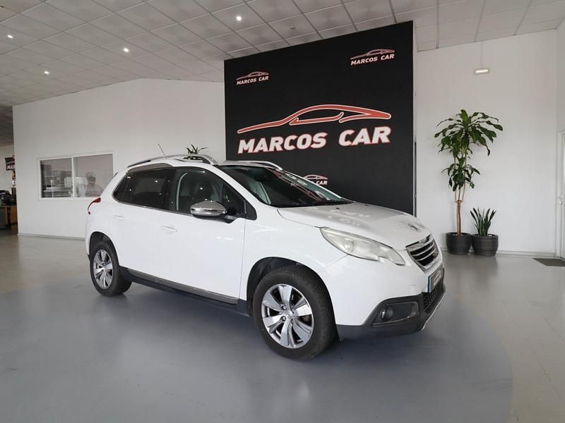 Branco Usado 2015 Peugeot 2008 Allure SUV | € 10.900 (Preço justo) - Imagem 1/4