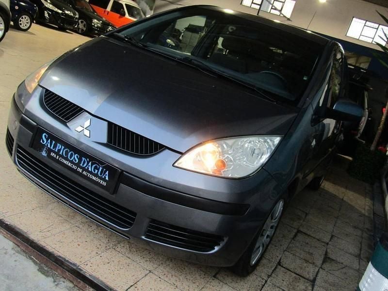 Usado Mitsubishi Colt Motion 75 HP (55 kW) 2006 Cinza
