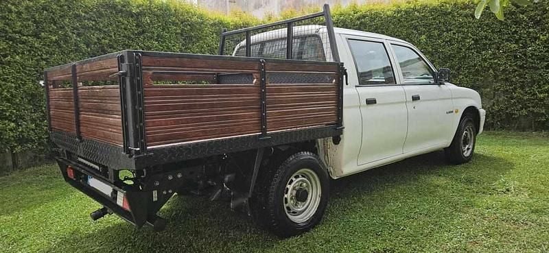 Usado Mitsubishi L200 90 HP (66 kW) 2002 Branco Pickup
