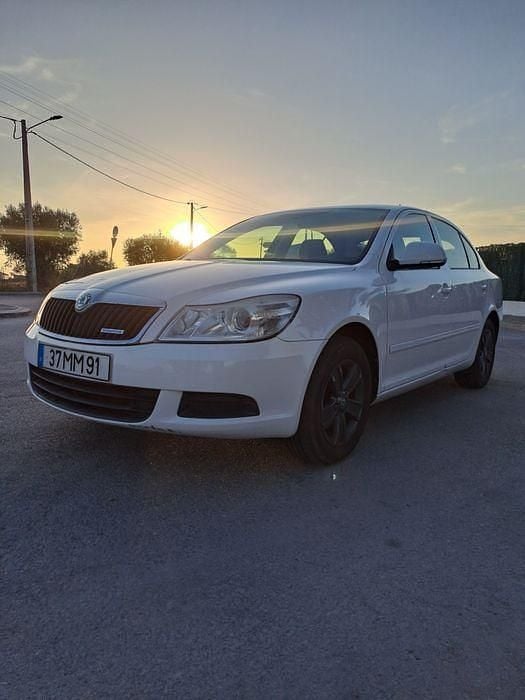 Usado 2011 Skoda Octavia Sedan | € 3.500 (Super Preço) - Imagem 1/4