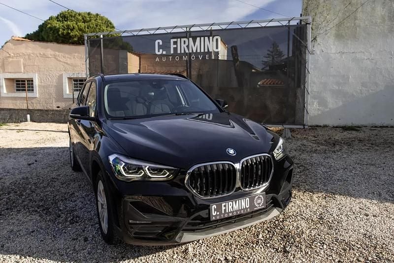 Usado BMW X1 Advantage 220 HP (161 kW) 2022 Preto SUV