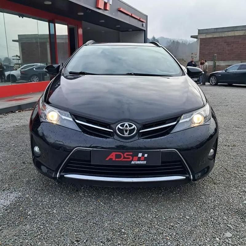 Usado Toyota Auris Touring Sports Active 90 HP (66 kW) 2015 Preto Carrinha