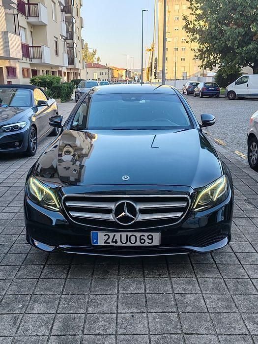 Usado 2017 Mercedes E220 Sedan | € 17.000 (Preço justo) - Imagem 1/4