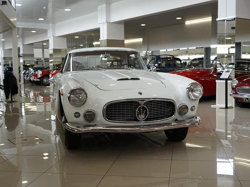 Branco Usado 1960 Maserati 3500 GT GT Coupé | € 280.000 - Imagem 1/4