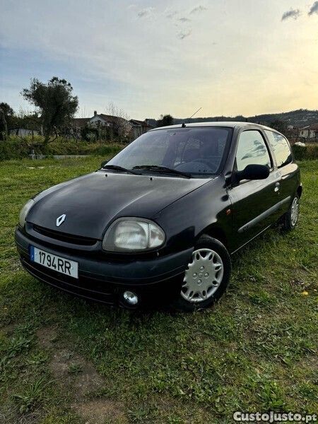 Preto Usado 2001 Renault Clio II | € 1.499 (Preço elevado) - Imagem 1/1