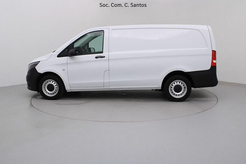 Usado Mercedes Vito 163 HP (119 kW) 2022 Branco Van