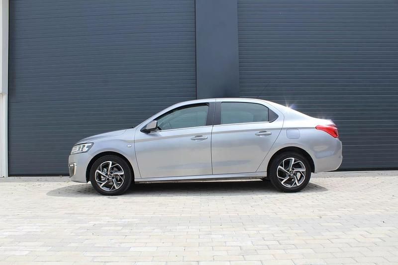 Usado Citroën C-Elysee I PureTech 82 HP (60 kW) 2019 Cinzento Sedan