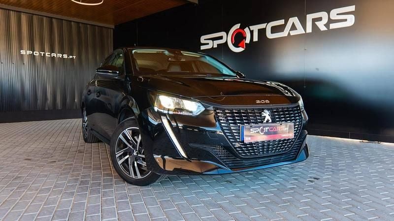 Preto Usado 2023 Peugeot 208 Allure Citadino | € 18.890 (Preço justo) - Imagem 1/4