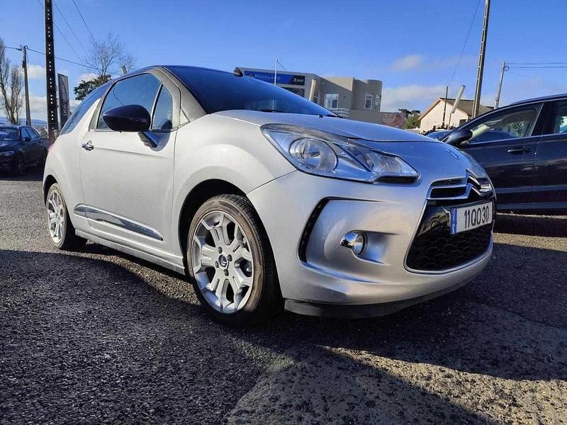 Usado Citroën DS3 92 HP (67 kW) 2014 Cinzento