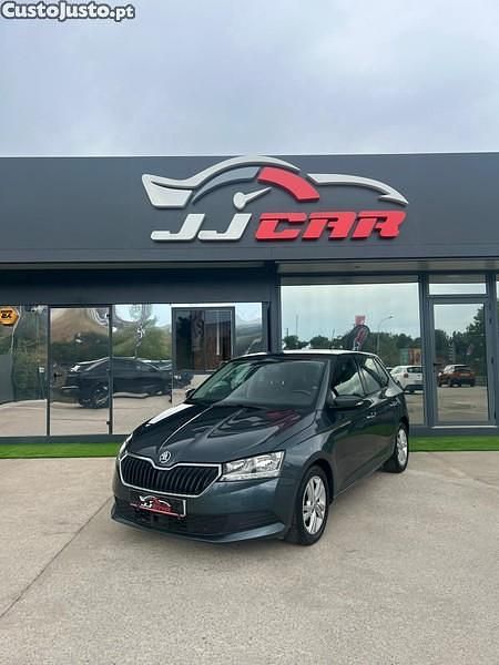 Cinza Usado 2021 Skoda Fabia Style Citadino | € 12.850 (Preço justo) - Imagem 1/1