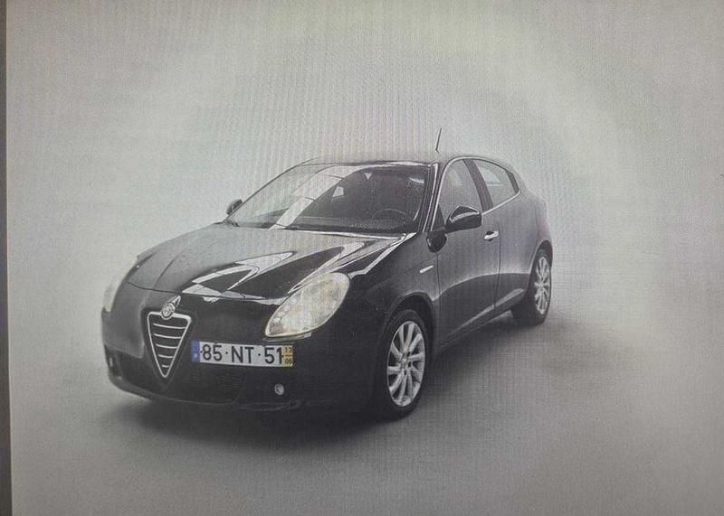 Preto Usado 2013 Alfa Romeo Giulietta Distinctive Sedan | € 8.000 - Imagem 1/4