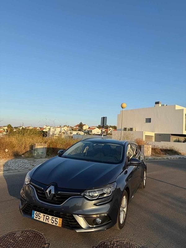 Cinzento Usado 2017 Renault Mégane GrandTour Carrinha | € 10.490 (Super Preço) - Imagem 1/4