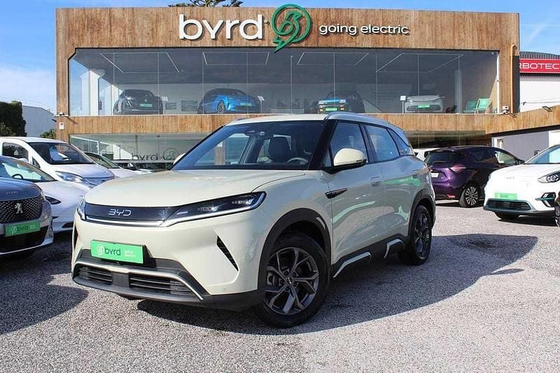 Verde Usado 2024 BYD Atto 2 SUV | € 28.900 - Imagem 1/4