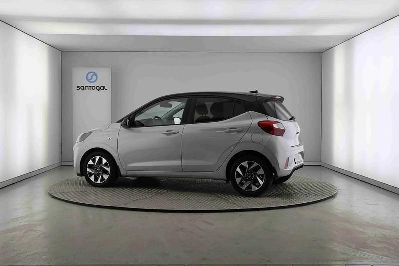 Usado Hyundai i10 Comfort 67 HP (49 kW) 2025 Cinzento Citadino
