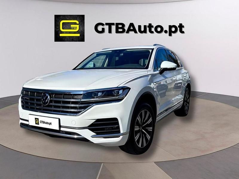 Branco Usado 2021 VW Touareg SUV | € 44.900 - Imagem 1/4