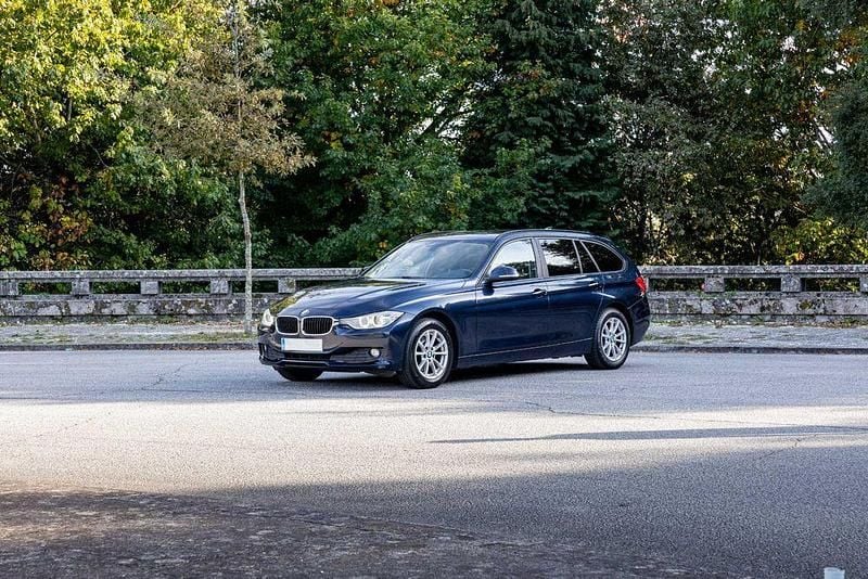 Usado 2013 BMW 318 Luxury Line Sedan | € 9.500 (Bom preço) - Imagem 1/4
