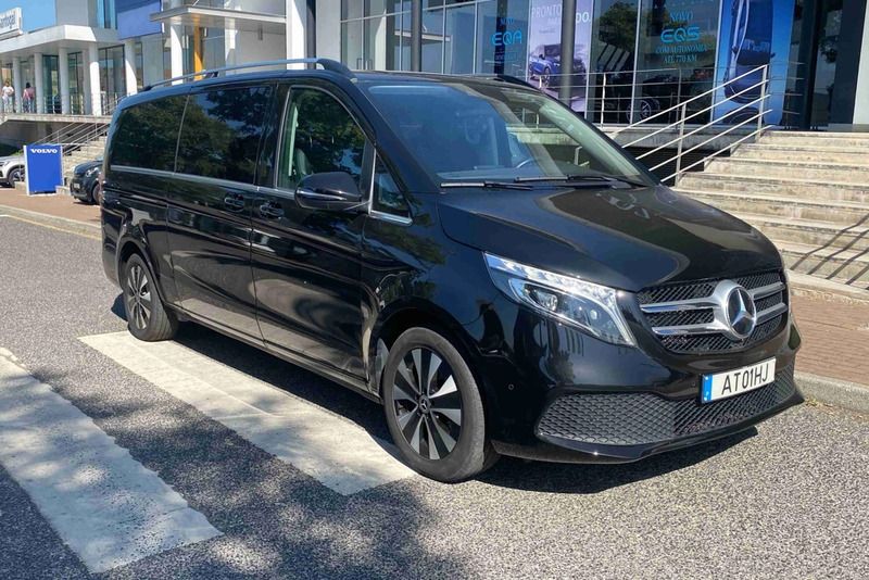Preto Usado 2022 Mercedes V250 Avantgarde Monovolume | € 68.900 (Preço justo) - Imagem 1/4