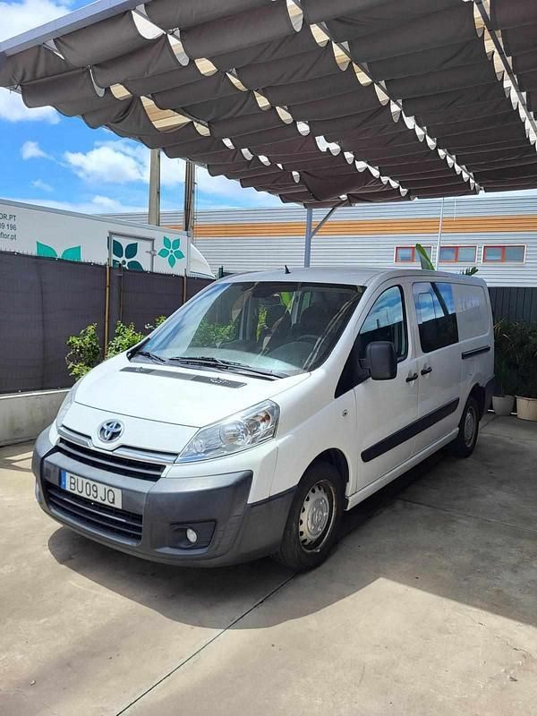 Branco Usado 2014 Toyota Proace Monovolume | € 12.500 - Imagem 1/4