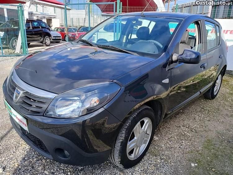 Cinza Usado 2012 Dacia Sandero Comfort | € 5.950 (Preço justo) - Imagem 1/1