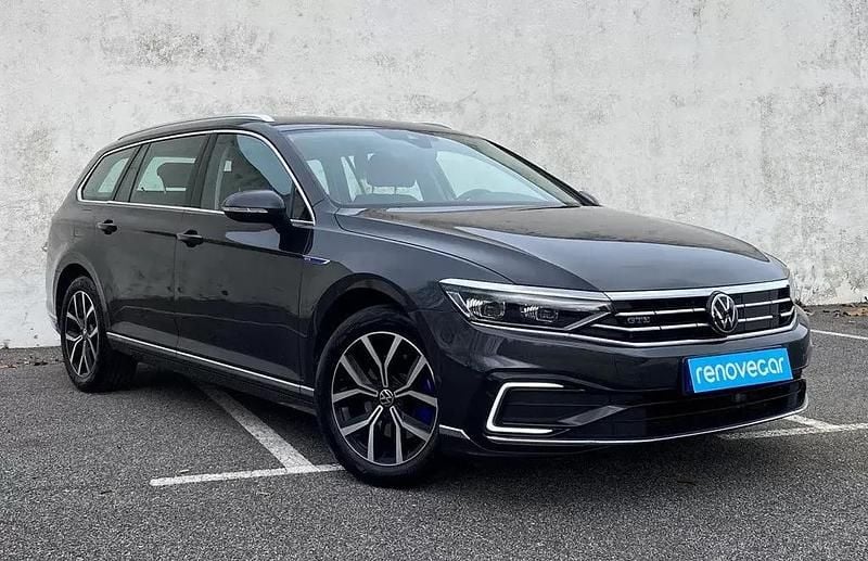 Cinza antracite Usado 2021 VW Passat GTE Carrinha | € 19.900 (Bom preço) - Imagem 1/4