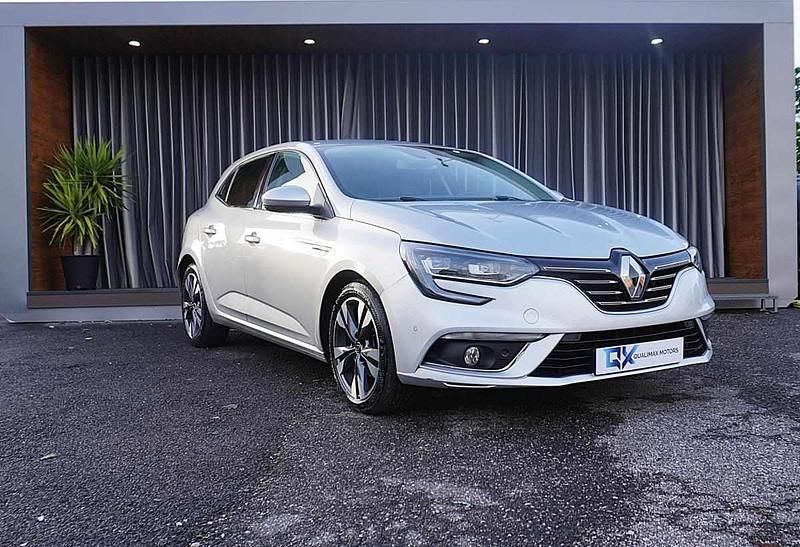 Usado Renault Mégane IV 115 HP (84 kW) 2020 Cinzento