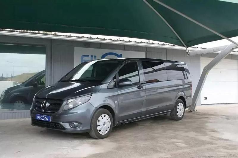 Cinzento Usado 2018 Mercedes Vito Van | € 28.500 (Caro) - Imagem 1/4
