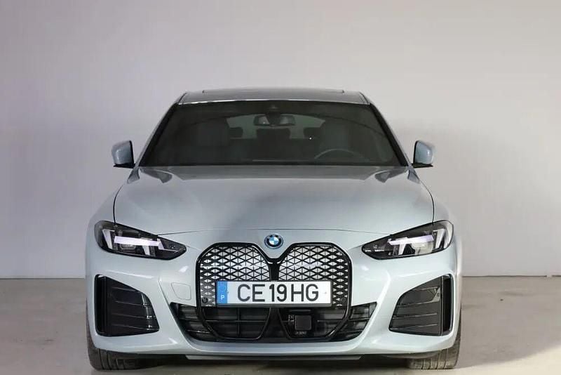 Usado BMW i4 250 kW (340 HP) 2025 Cinza Sedan
