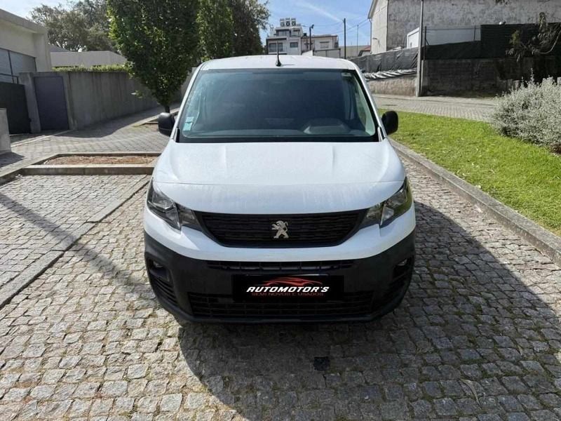 Branco Usado 2021 Peugeot Partner Monovolume | € 13.500 (Preço justo) - Imagem 1/4