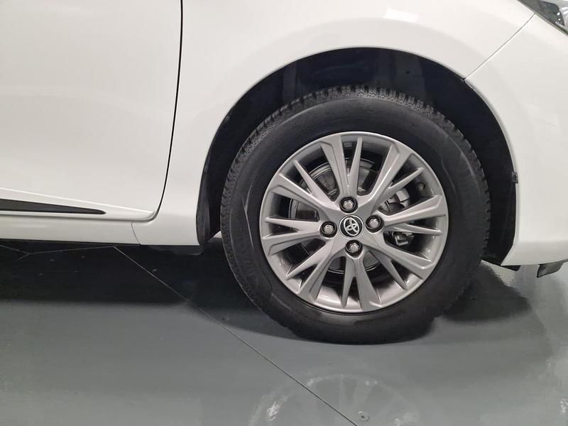 Usado Toyota Yaris Comfort 69 HP (50 kW) 2018 Branco