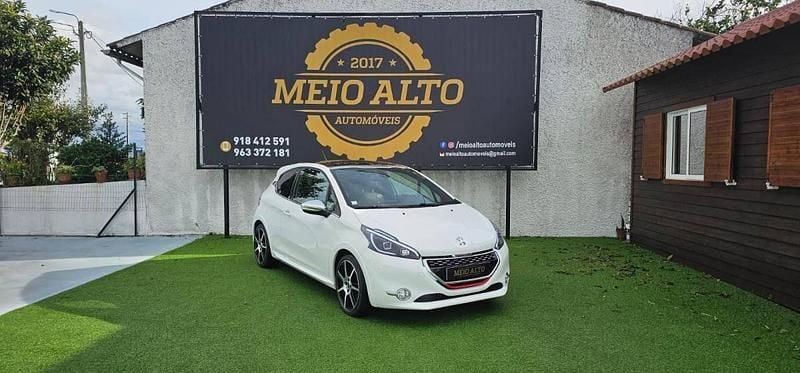 Branco Usado 2013 Peugeot 208 Citadino | € 14.800 (Preço elevado) - Imagem 1/4