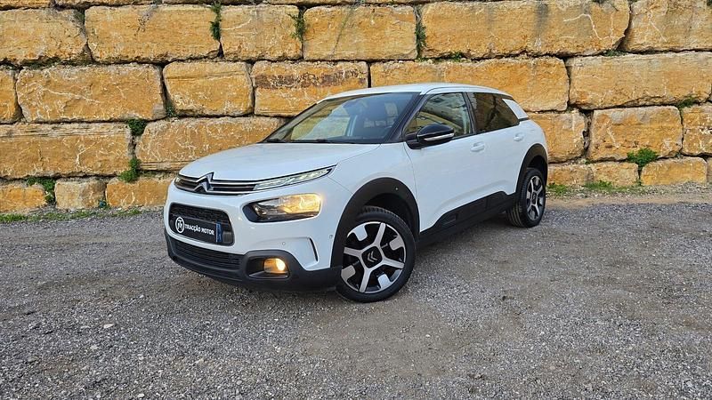 Usado Citroën C4 Shine 102 HP (75 kW) 2019 Branco SUV