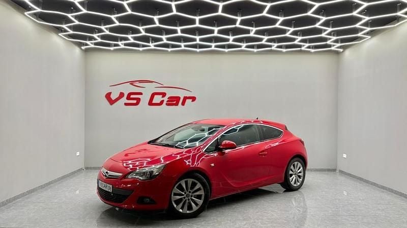 Vermelho Usado 2013 Opel Astra GTC | € 10.500 (Caro) - Imagem 1/4