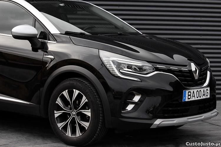 Usado Renault Captur Techno 100 HP (73 kW) 2023 Preto SUV
