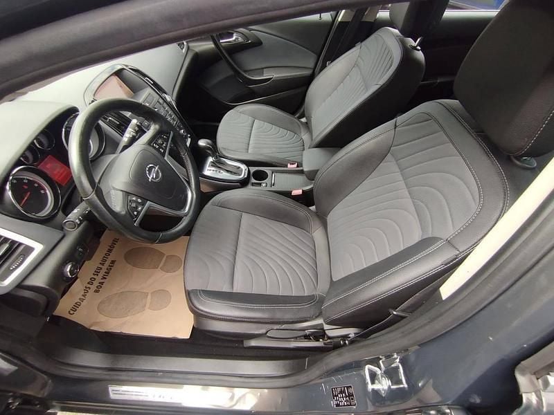 Usado Opel Astra Cosmo 140 HP (102 kW) 2015 Cinzento