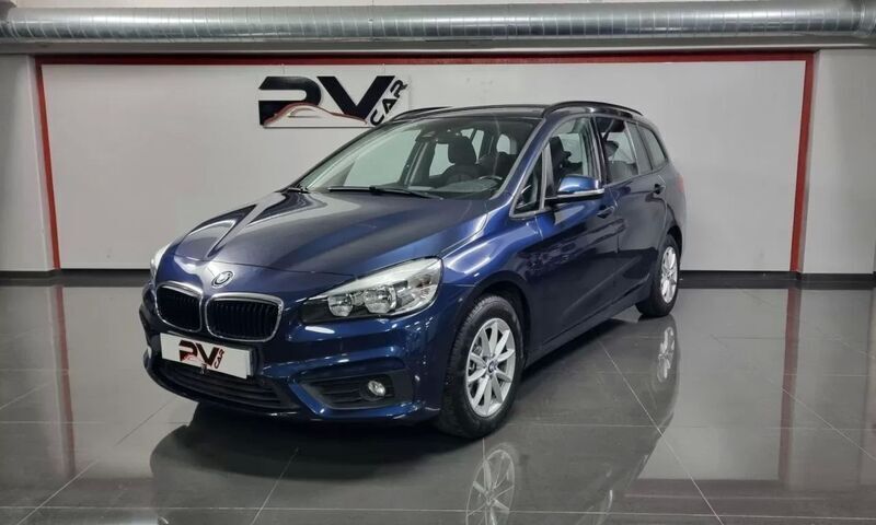 Azul Usado 2016 BMW 218 Gran Tourer Advantage Monovolume | € 15.990 - Imagem 1/4