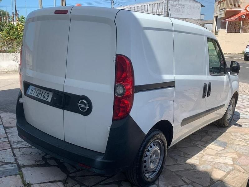 Usado Opel Combo 90 HP (66 kW) 2015 Branco Monovolume