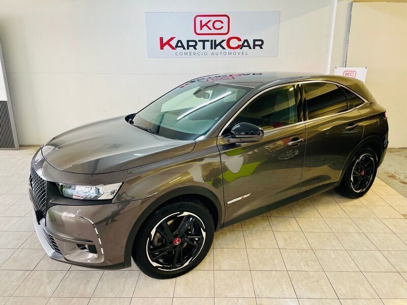 Cinza Usado 2020 DS Automobiles DS7 Crossback Performance SUV | € 27.999 (Super Preço) - Imagem 1/4